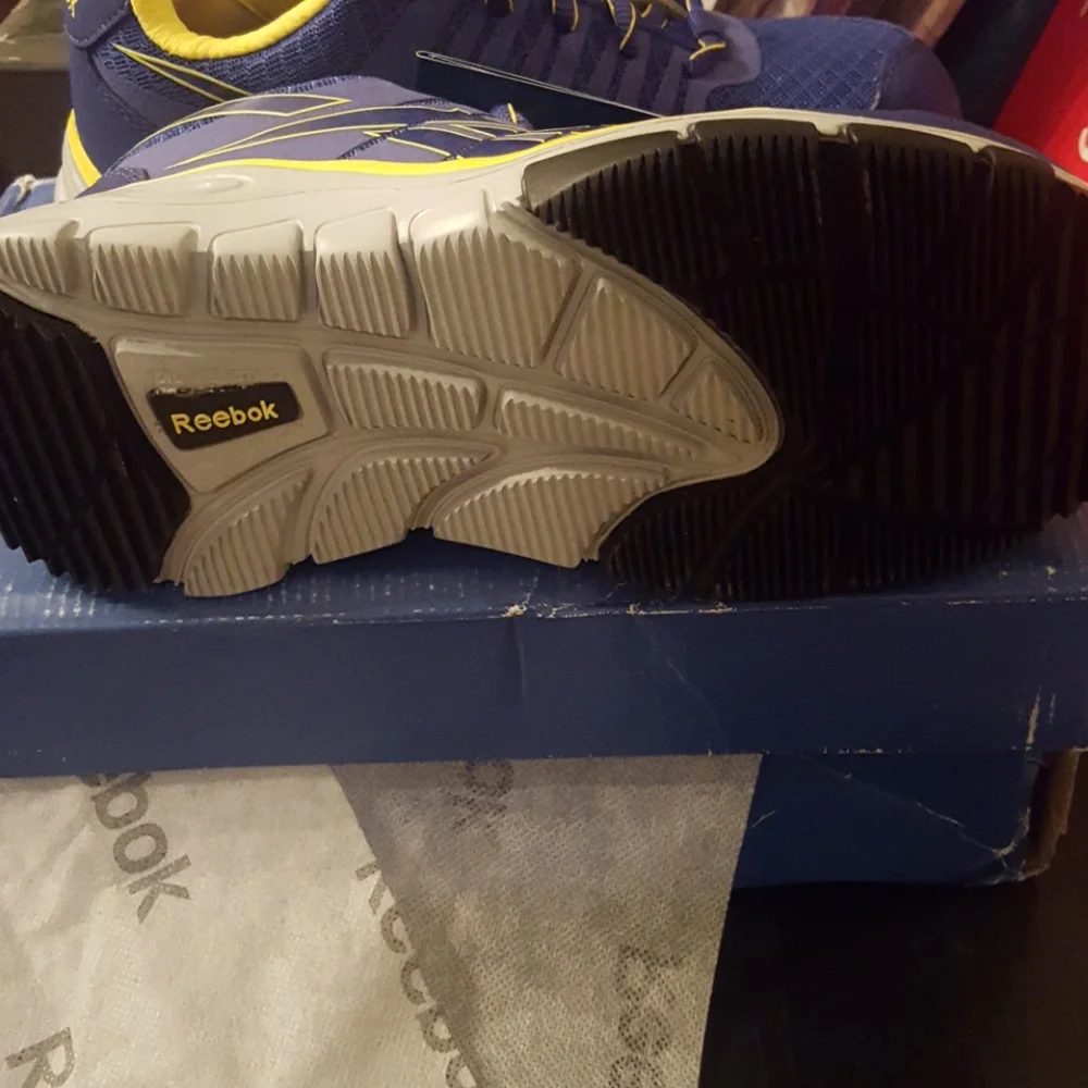 Reebok Work  shoes NWT 5